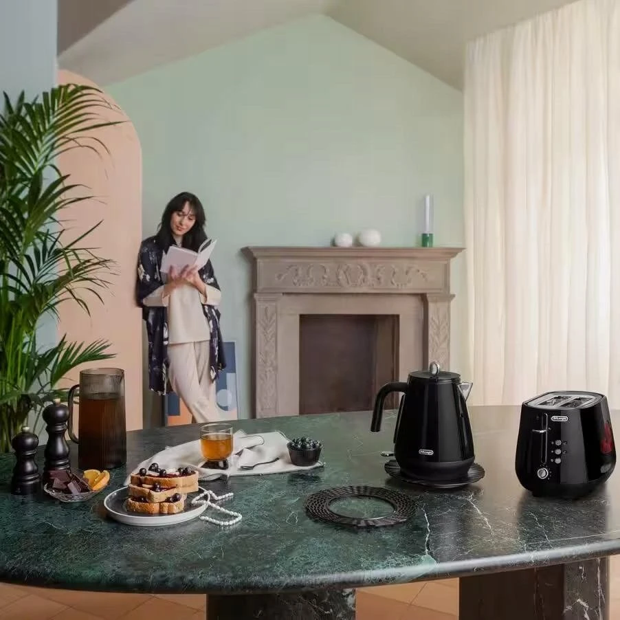 DeLonghi Eclettica KBY2001.BK Electric Virdulys, 1.7 l – Juodas
