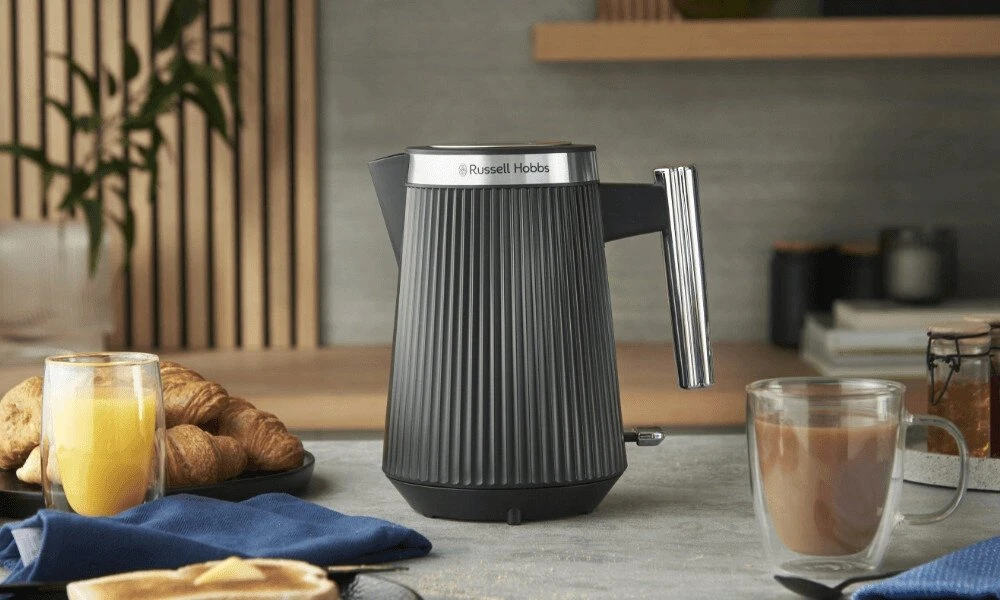 Virdulys Russell Hobbs Brontë juoda virdulys 26750-70