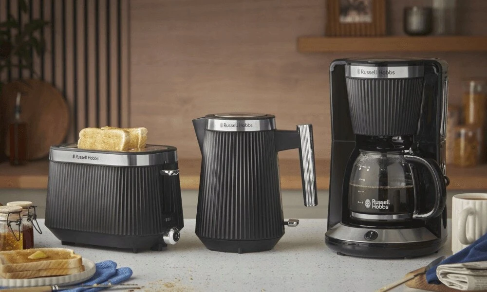 Virdulys Russell Hobbs Brontë juoda virdulys 26750-70