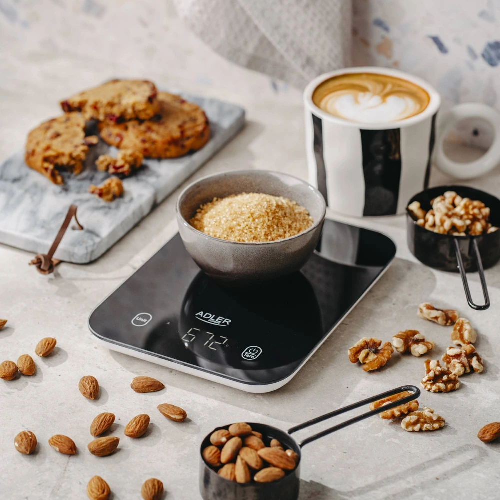 Virtuvinės svarstyklės Adler Kitchen Scale | AD 3181b | Graduation 1 g | Ekranas type LED | Juodas