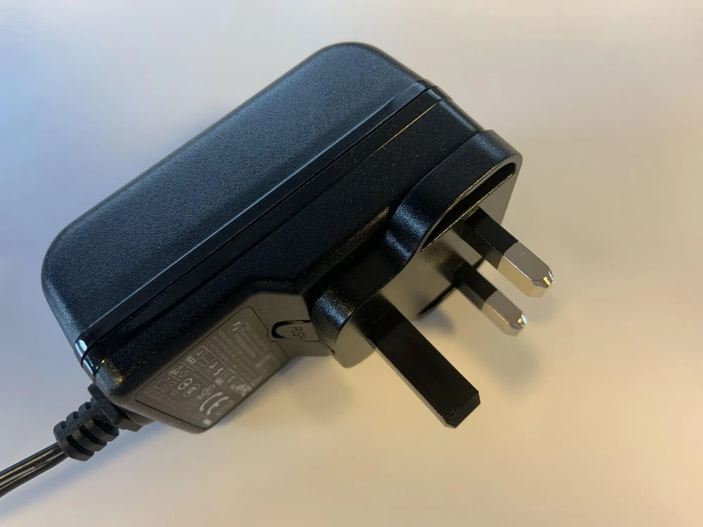 VivoLink VLPSUPLUG-UK maitinimo adapteris Tipas G (JK) Juoda