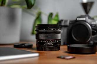 Voigtlander objektyvas Nokton 40 mm f/1,2, skirtas Canon RF