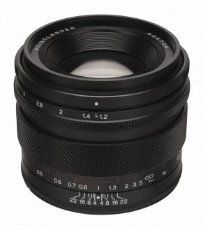 Voigtlander objektyvas Nokton 40 mm f/1,2, skirtas Canon RF