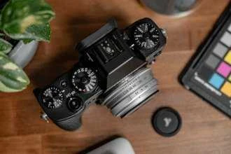 „Voigtlander“ spalvotas „Skopar“ 18 mm f/2.8 objektyvas, skirtas „Fujifilm X“ – sidabrinis