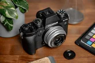 „Voigtlander“ spalvotas „Skopar“ 18 mm f/2.8 objektyvas, skirtas „Fujifilm X“ – sidabrinis