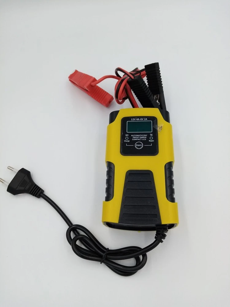 Volt Poland Automatinis lygintuvas 12V 4A / 6V 2A LCD