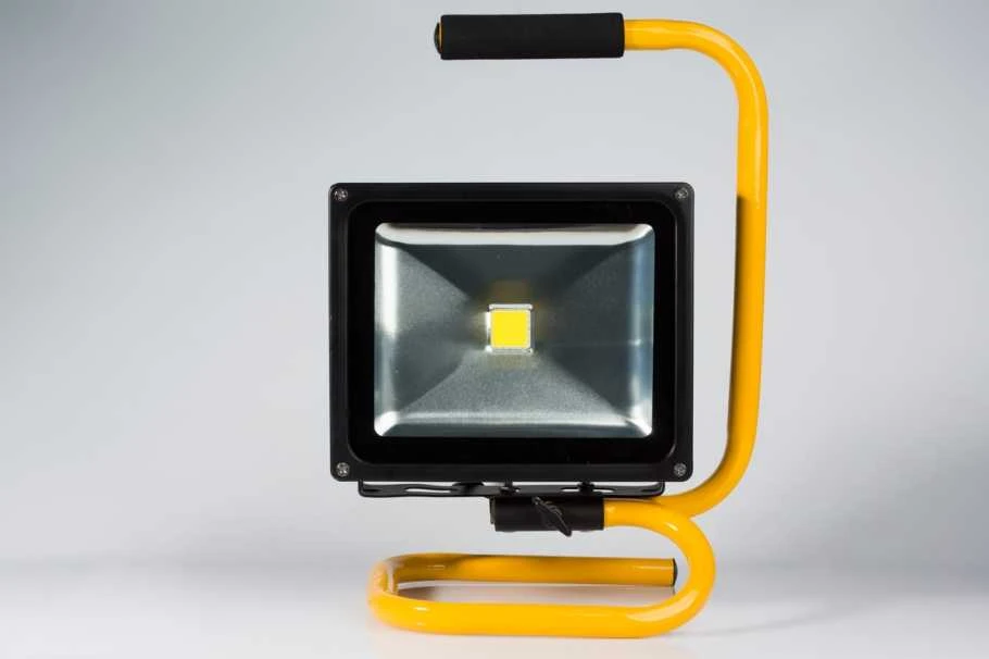 30 W NEŠIOJAMAS VOLTENO LED FLOODLEFT