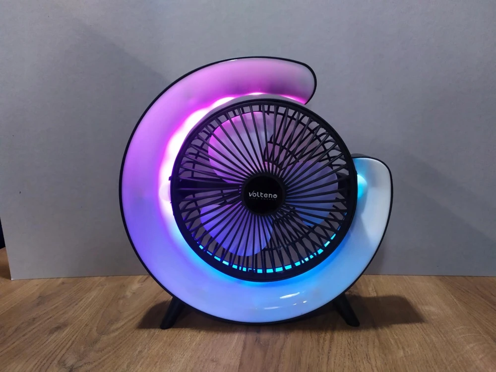 „Volteno“ žaidimų stalo ventiliatorius, USB, 5 W, 21,2 x 5,3 x 21,6 cm, VO2546