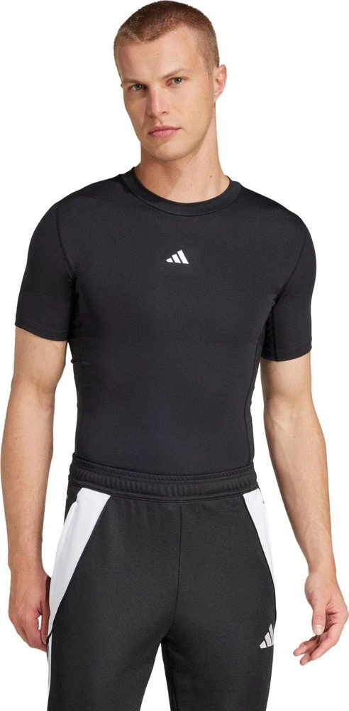 Vyriški marškinėliai adidas Techfit Short Sleeve Tee juoda JP4674 (L)