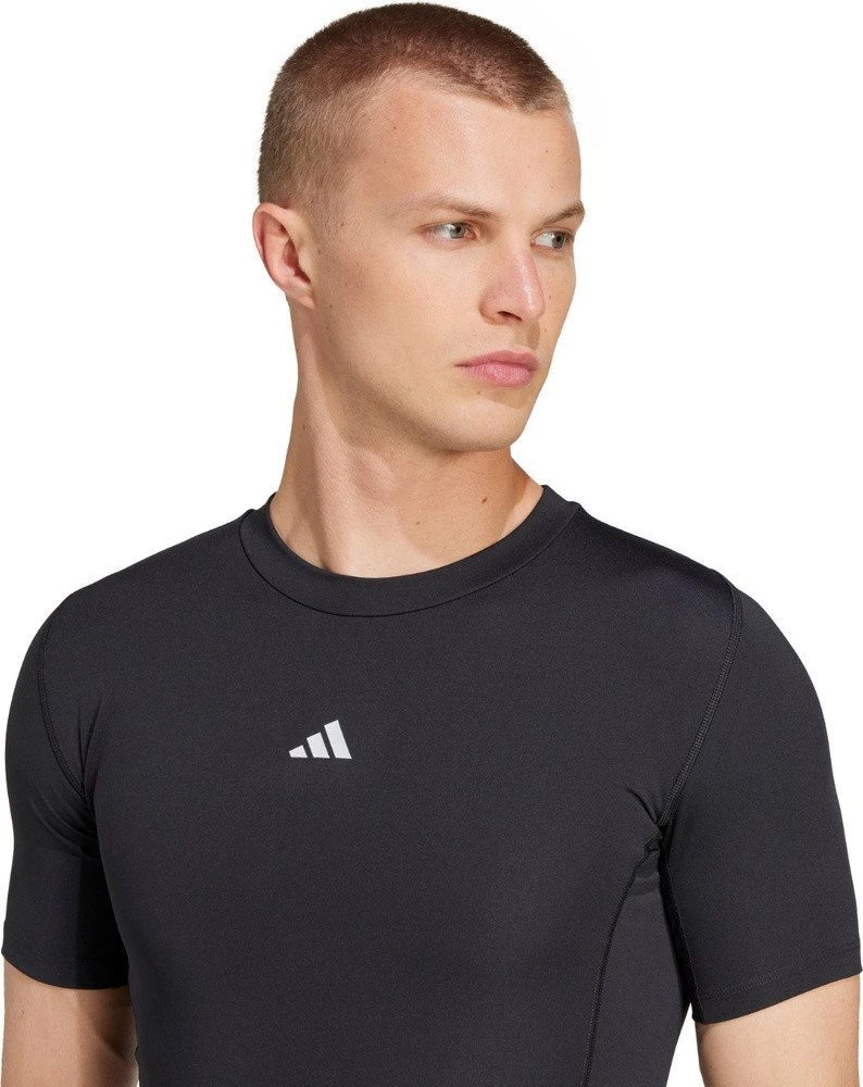 Vyriški marškinėliai adidas Techfit Short Sleeve Tee juoda JP4674 (S)