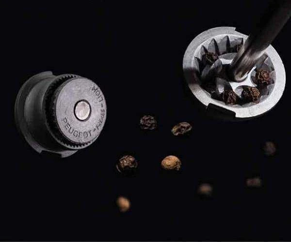 W-Tec Salt grinder, carbone cap, (S)