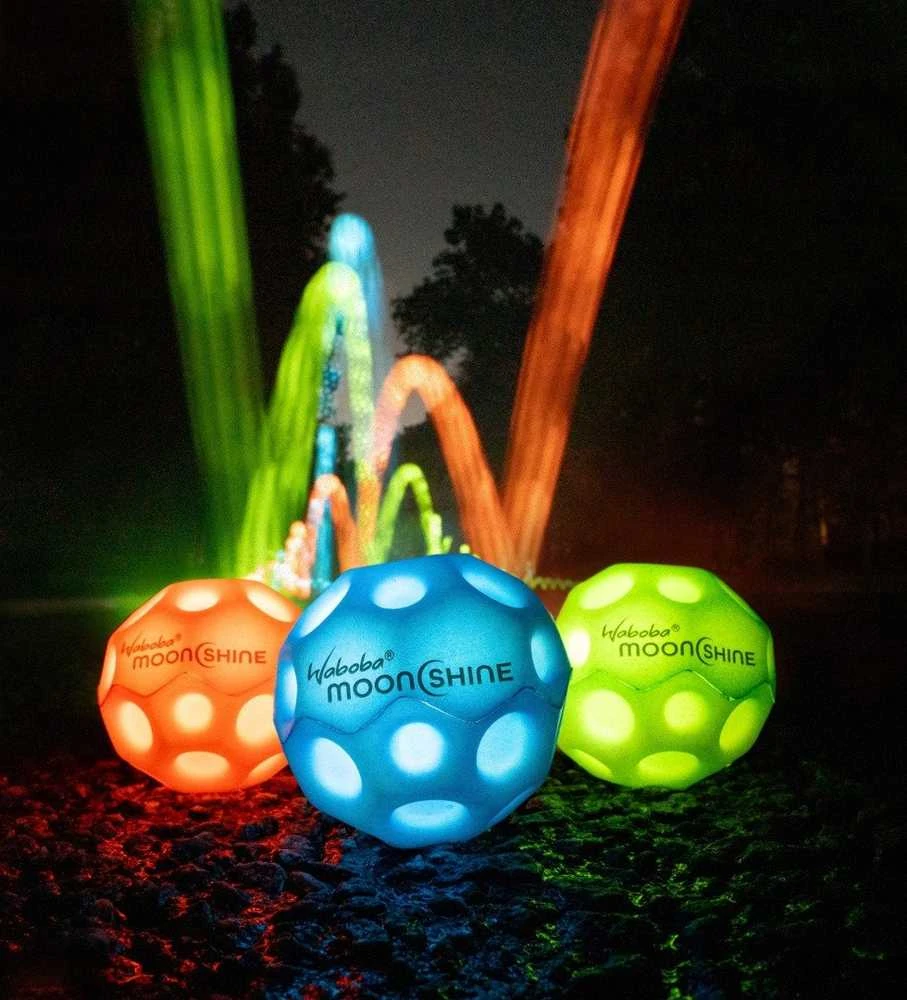 Waboba Moonshine LED šviečiantis šokinėjantis kamuoliukas