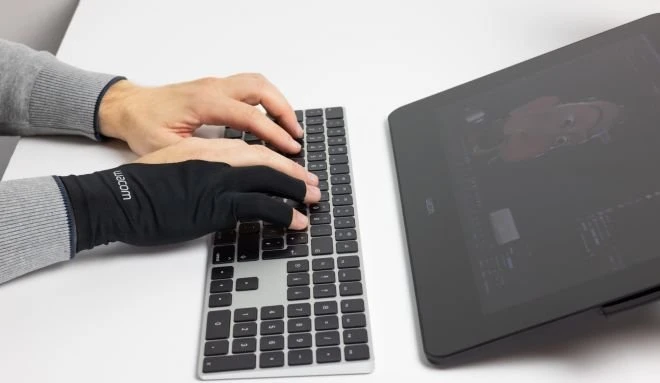 „Wacom“ menininko piešimo pirštinė (ACK4472501Z)
