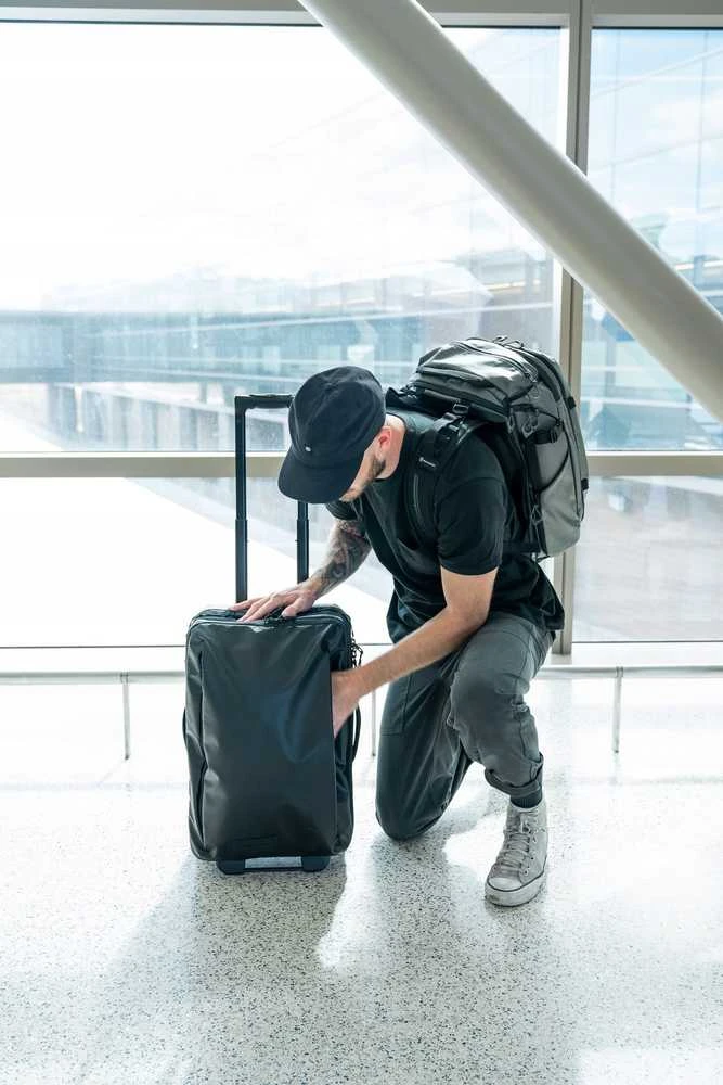 Bagažas - WANDRD Transit Carry On Roller Bag (patvarus, atsparus vandeniui, nešiojamojo kompiuterio skyrius)
