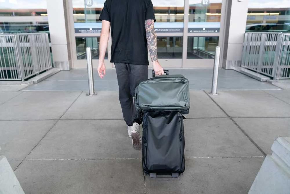 Bagažas - WANDRD Transit Carry On Roller Bag (patvarus, atsparus vandeniui, nešiojamojo kompiuterio skyrius)