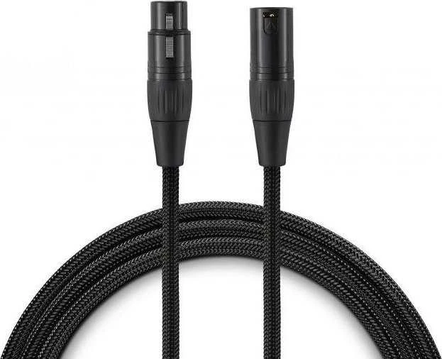 Warm Audio XLR mikrofono laidas su pinta tekstūra