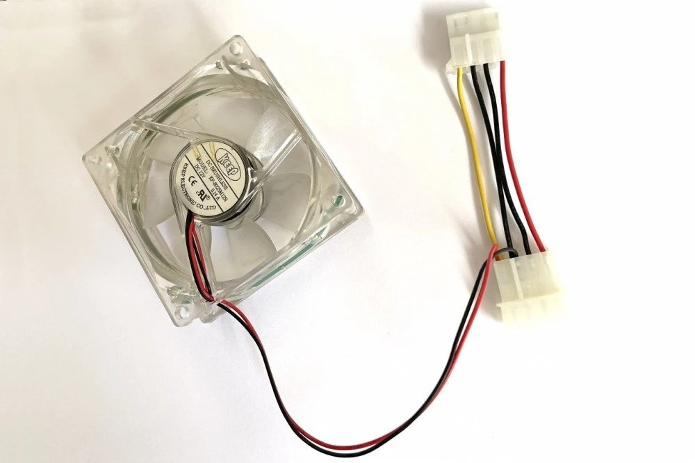 EUROCASE ventiliatorius 80 mm, 12 V / 0,14 A, su RGB apšvietimu (molex)