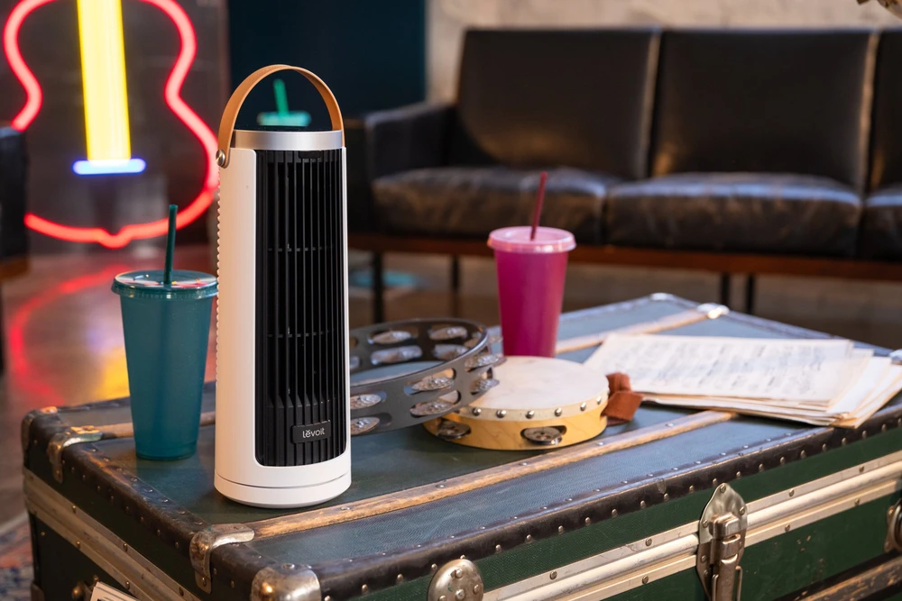 Levoit Windi Mini Plus - nešiojamas baterinis ventiliatorius, baltas