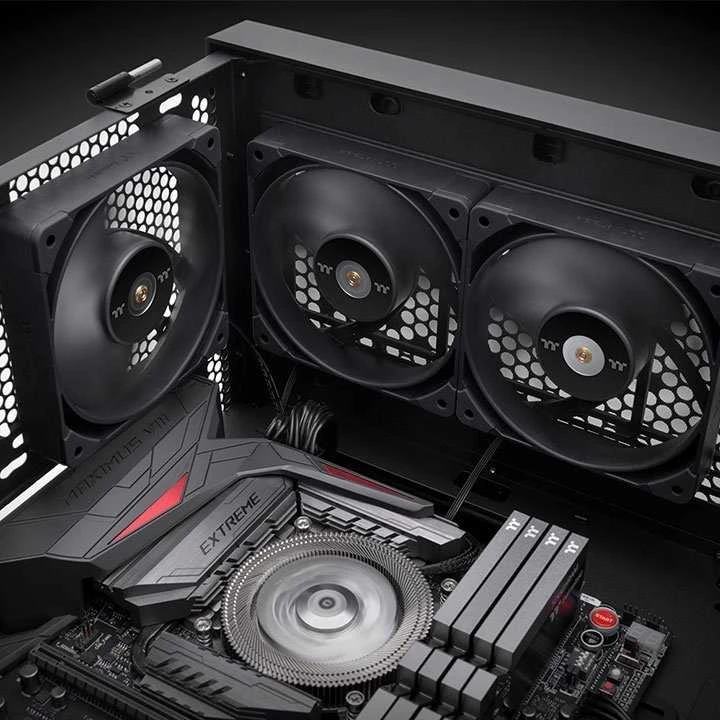 „Thermaltake Toughfan 12 Pro“ (CL-F139-PL12BL-A)