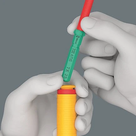 „Wera 7508 VDE Kraftform Safe-Torque Speed“ sukimo momento atsuktuvas – 5 pasirenkami sukimo momentai 0,4–2,0 Nm, VDE izoliuotas, 1000 V vardinė įtampa, ergonomiška rankena