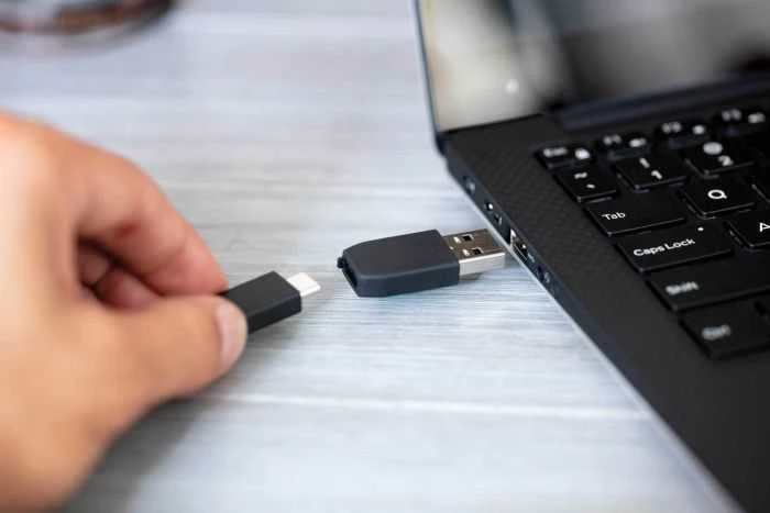 Kietasis diskas Western Digital „My Passport Ultra 5TB Mėlyna USB-C/USB3.0 HDD 2,5" metalinio apdailos nešiojamas išorinis RTL diskas
