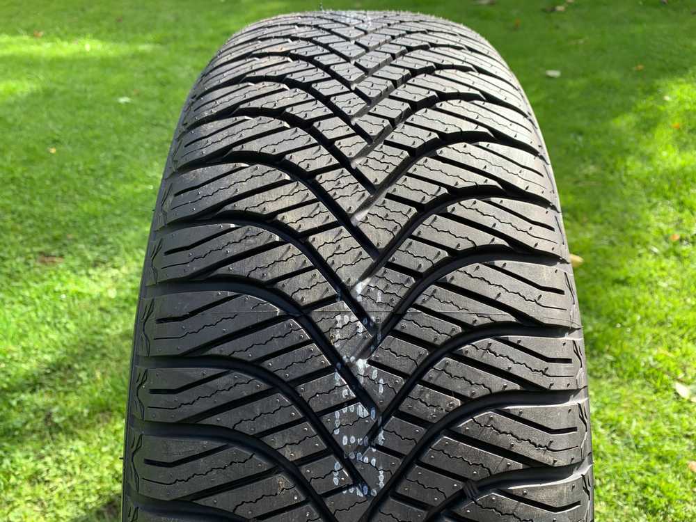Westlake Z-401 245/40 R18 97 W