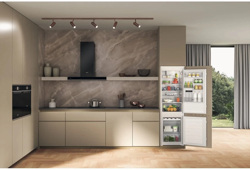 Įmontuojamas šaldytuvas Whirlpool WHC18D011B1