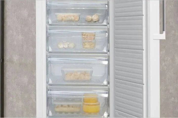 Šaldiklis Whirlpool UW6 F2C WB 2
