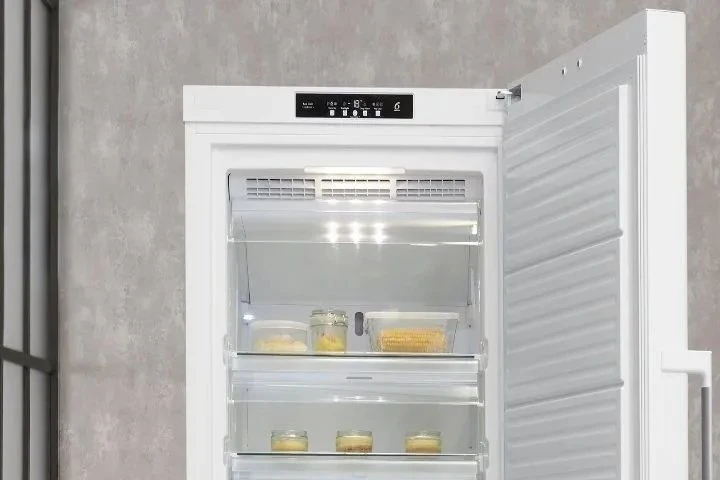 Šaldiklis Whirlpool UW6 F2C WB 2