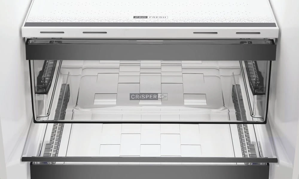 Whirlpool Šaldytuvas | WHK 26363 XP6E | Energy efficiency class C | Free standing | Combi | Height 186.5 cm | No Frost system | Šaldytuvas net capacity 210 L | Šaldiklis net capacity 106 L | 35 dB | Pearl Inox
