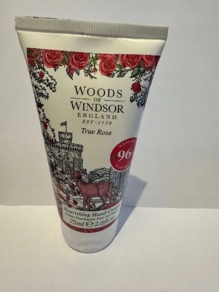 Woods Of Windsor True Rose maitininantis Hand Kreminis, 75 ml