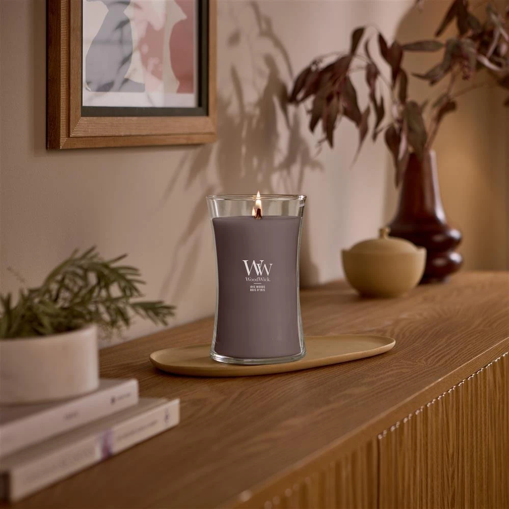WoodWick Iris Woods žvakė Cilindras medinis ruda 1 vnt. (10.93385.0000)