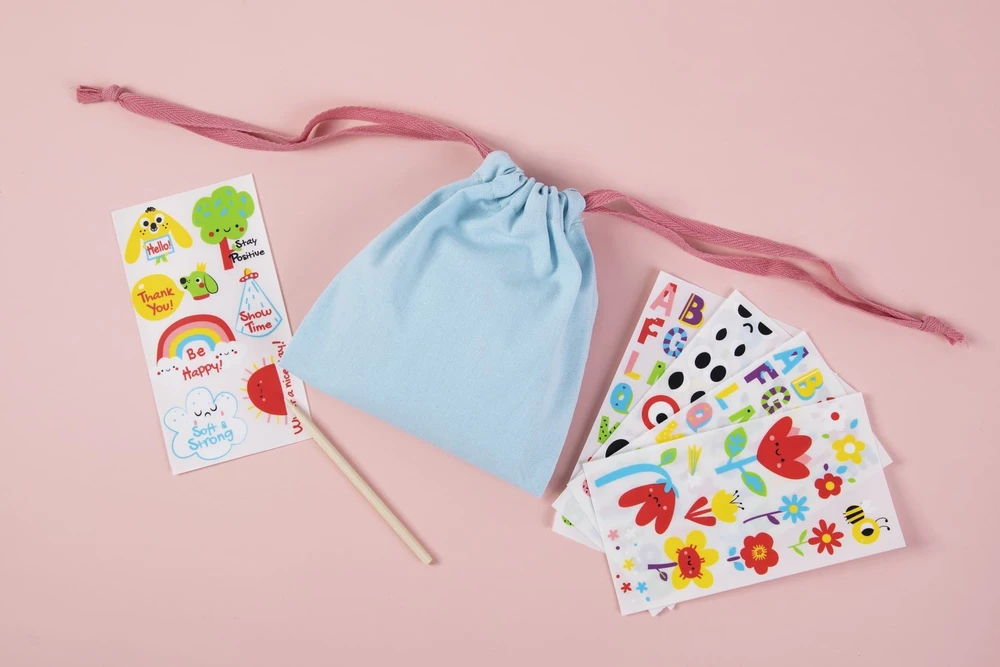 Woopie Artfun WOOPIE Kūdikių kūrybinis rinkinys, Magiška rankinė su lipdukais (109 vnt.)