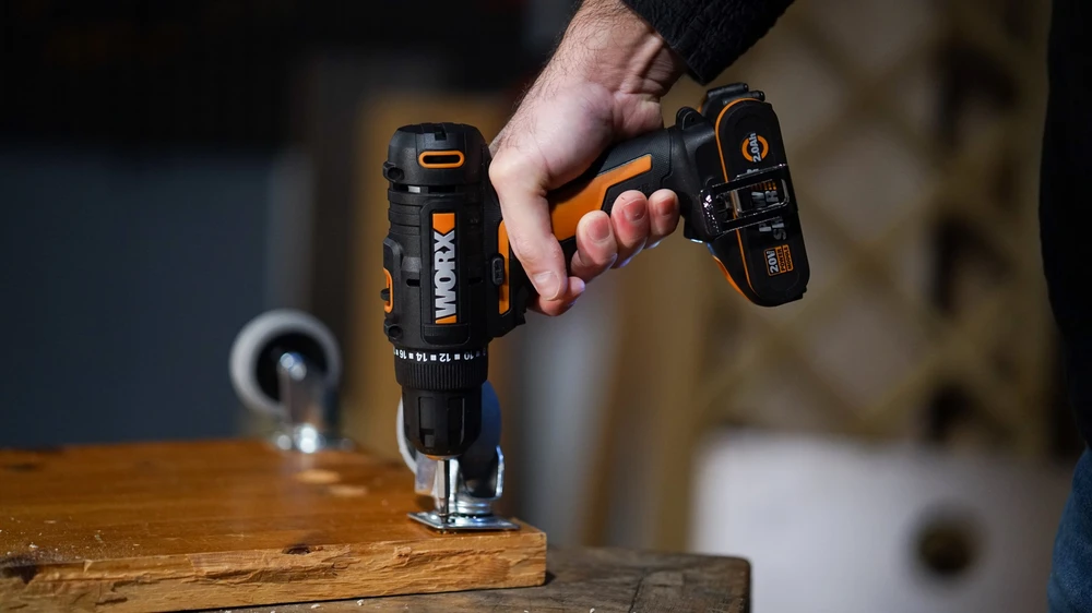 Worx WX100 suktuvas darbo metu