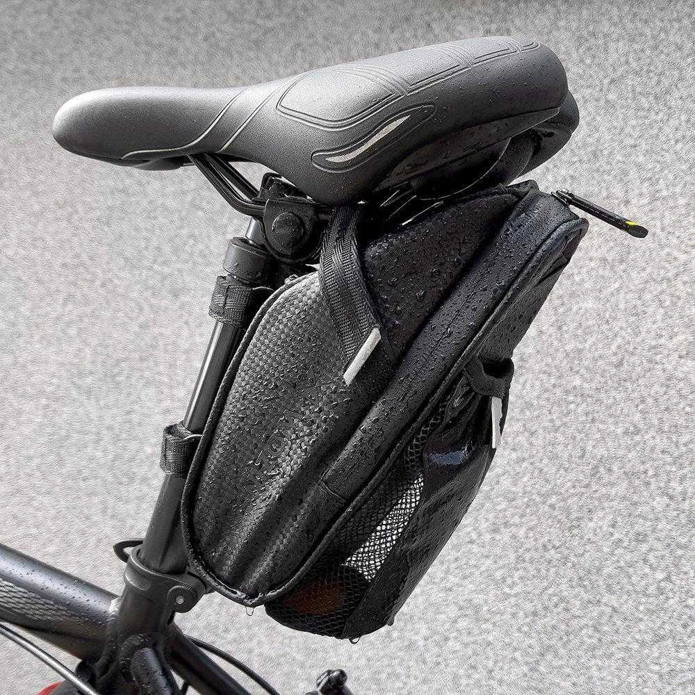 Wozinsky bike saddle bag 1.5 l juodos spalvos (WBB20BK)