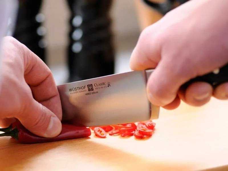Wüsthof CLASSIC virtuvinis peilis 18/30,5 cm
