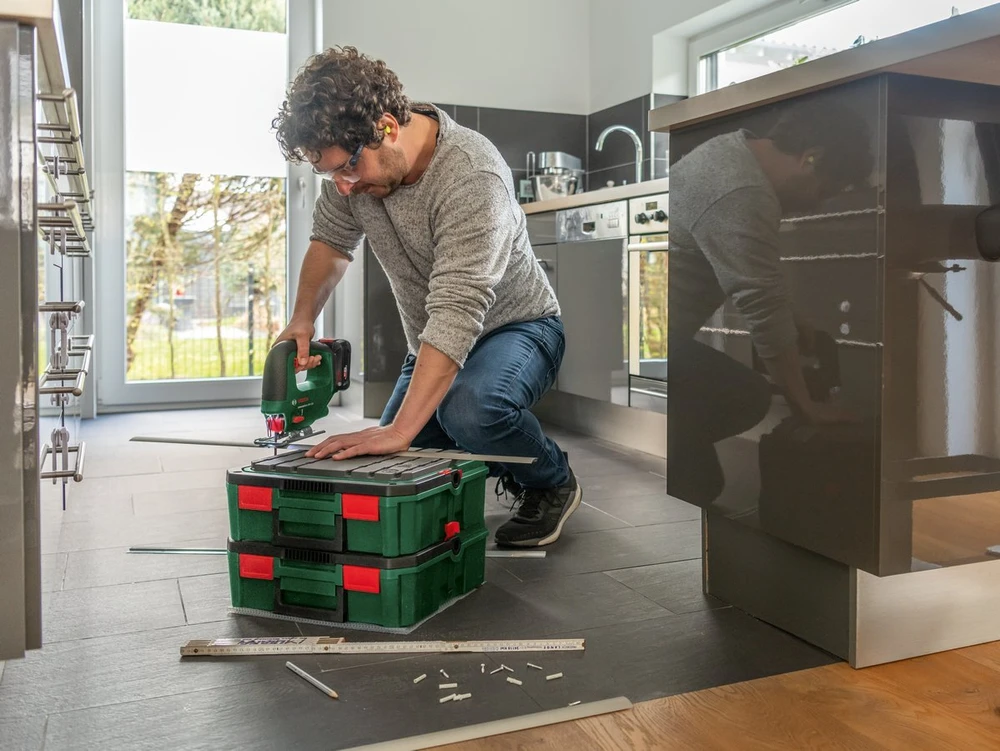 Bosch UniversalSaw 18 be akumuliatoriaus ir kroviklio Akum.siaurapjūklis