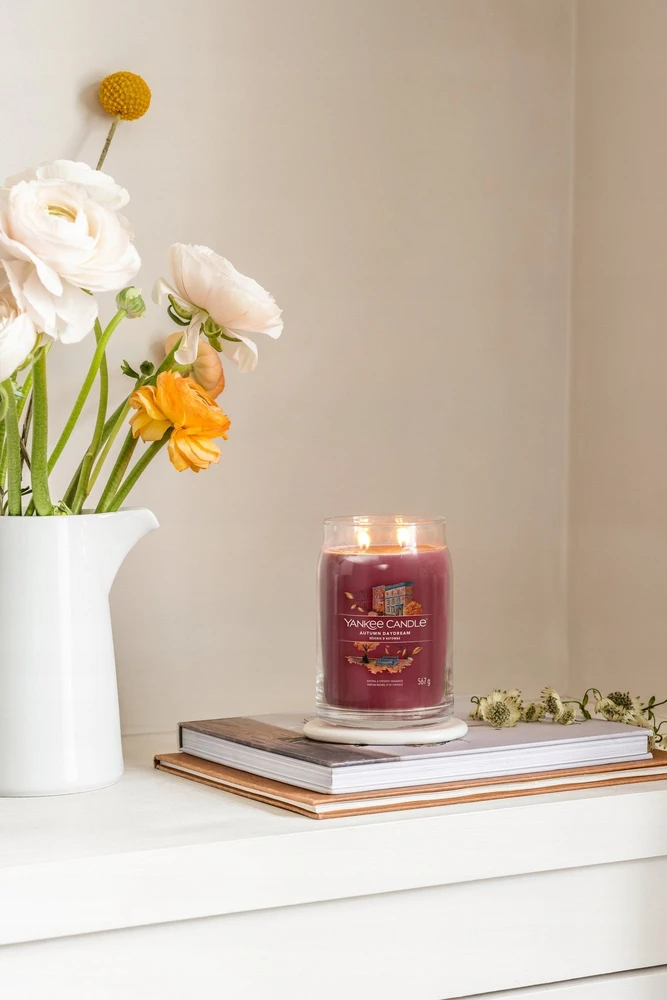 Yankee Candle Aromatinė žvakė Signatūrinė stiklinė didelė Autumn Daydream 567 g