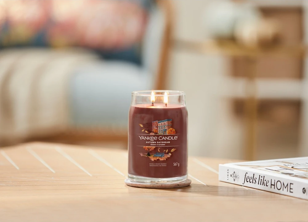 Yankee Candle Aromatinė žvakė Signatūrinė stiklinė didelė Autumn Daydream 567 g