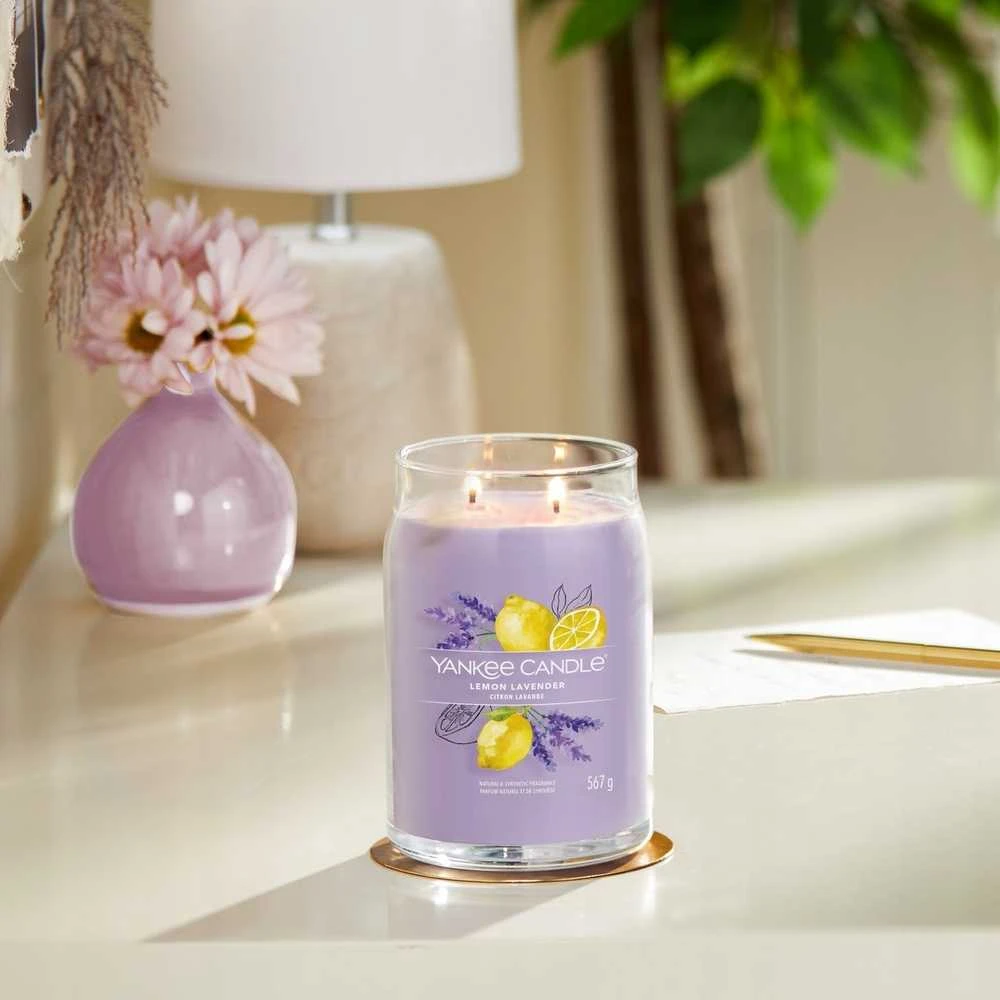 Yankee Candle Aromatinė žvakė Signature glass medium Lemon Lavender 368 g