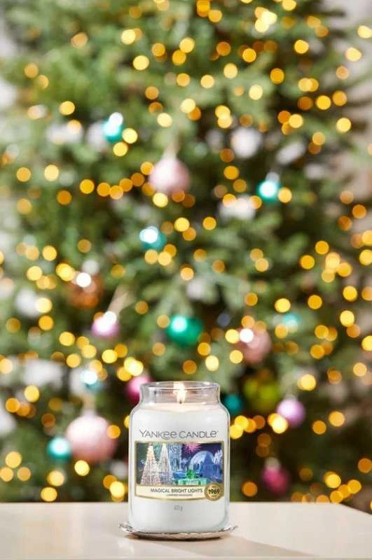 Yankee Candle aromatinė žvakė "Signature large glass Magical Bright Lights" 567 g