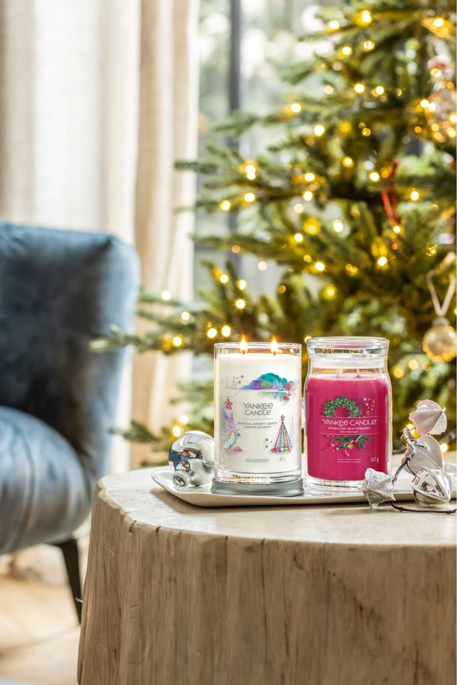 Yankee Candle Sparkling Winterberry 567 g