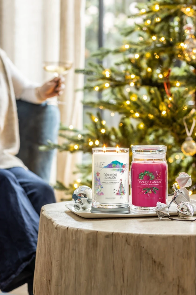Yankee Candle Sparkling Winterberry 567 g