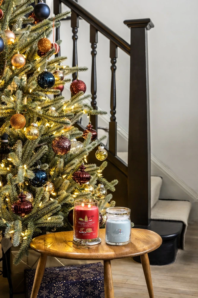 Yankee Candle North Pole Hideaway kvepianti žvakė, 368 g