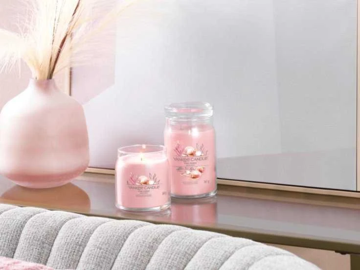 Yankee Candle Aromatinė žvakė Signature glass medium Rožinė Sands 368 g