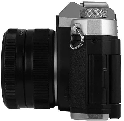YASHICA FX-D 100 skaitmeninė juostų imitavimo kamera