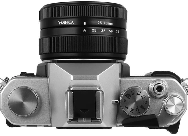 YASHICA FX-D 100 skaitmeninė juostų imitavimo kamera