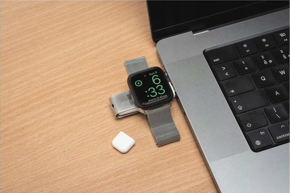 Yenkee Atsisiųskite YAC 5001 Apple Watch Charger