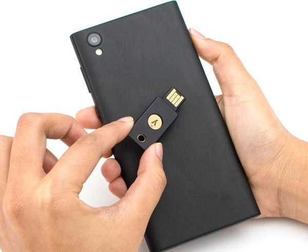 Saugumo Raktas - Yubico YubiKey 5 NFC FIPS USB