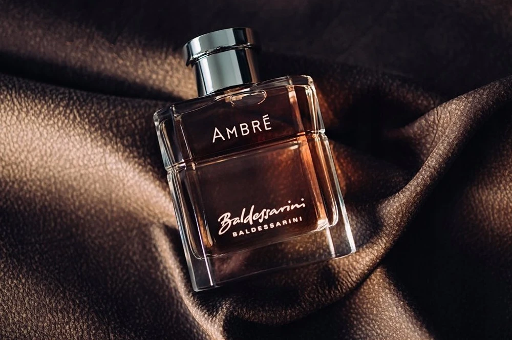 Baldessarini Ambré EDT rinkinys vyrams (EDT 50 ml + Dušo želė 200 ml)